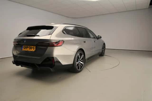 BMW 5-Serie (2024) thumbnail 2
