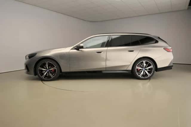 BMW 5-Serie (2024) thumbnail 2