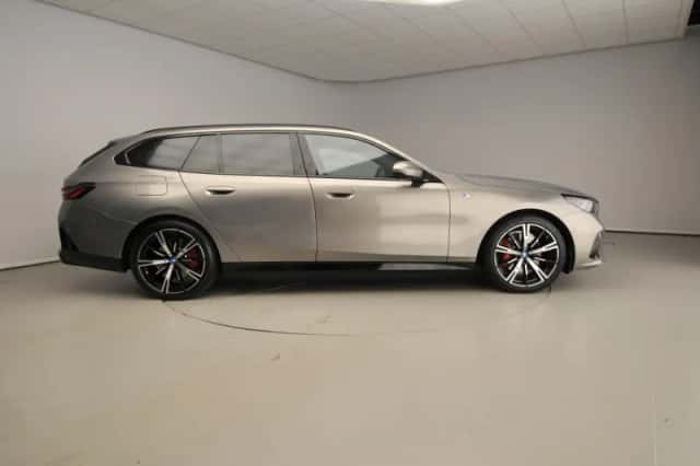 BMW 5-Serie (2024) thumbnail 3
