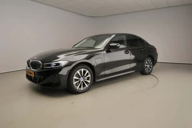 BMW 3-Serie (2024) thumbnail 1