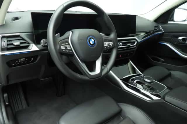 BMW 3-Serie (2024) thumbnail 6
