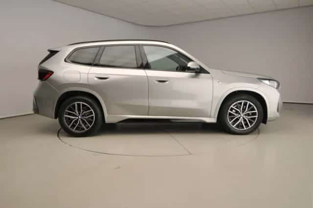 BMW X1 (2023) thumbnail 4