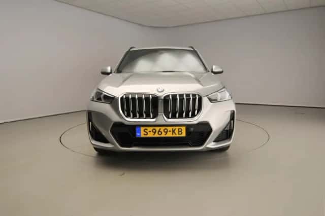 BMW X1 (2023) thumbnail 5