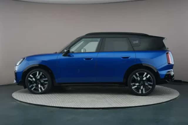 MINI Countryman (2025) thumbnail 3