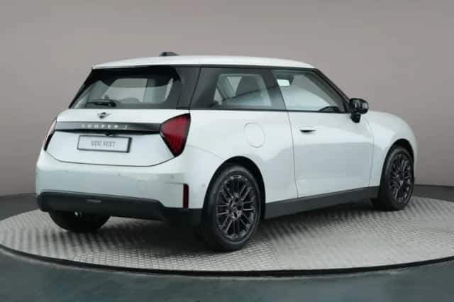 MINI Mini Electric (2025) thumbnail 2