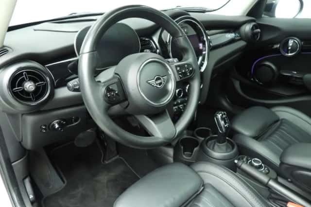 MINI Cooper (2022) thumbnail 6