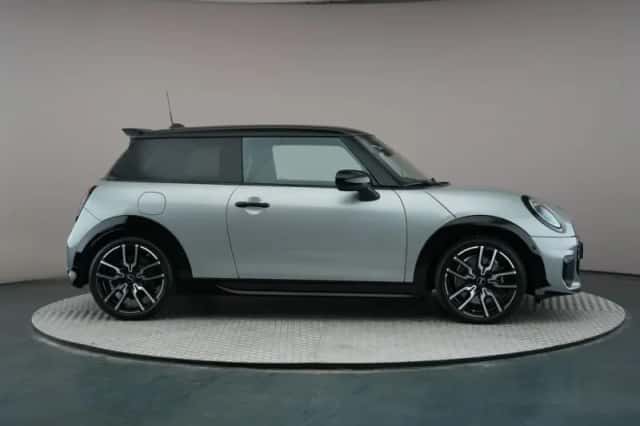 MINI Cooper S (2025) thumbnail 6