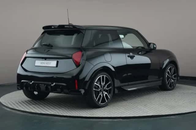 MINI Cooper (2026) thumbnail 2