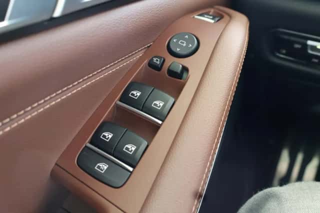 BMW X5 (2022) thumbnail 15