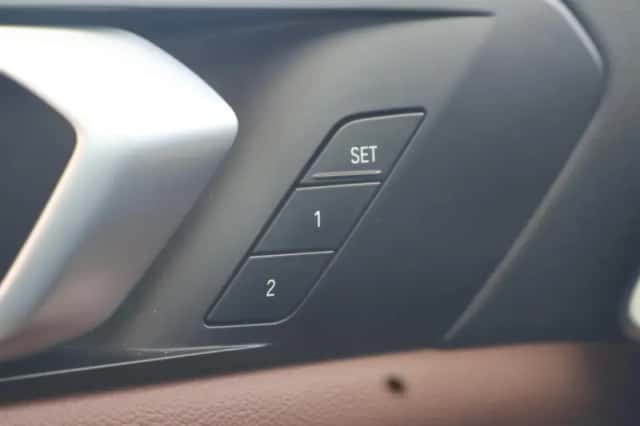 BMW X5 (2022) thumbnail 16