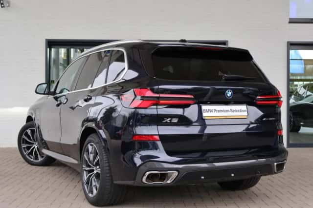 BMW X5 (2024) thumbnail 2