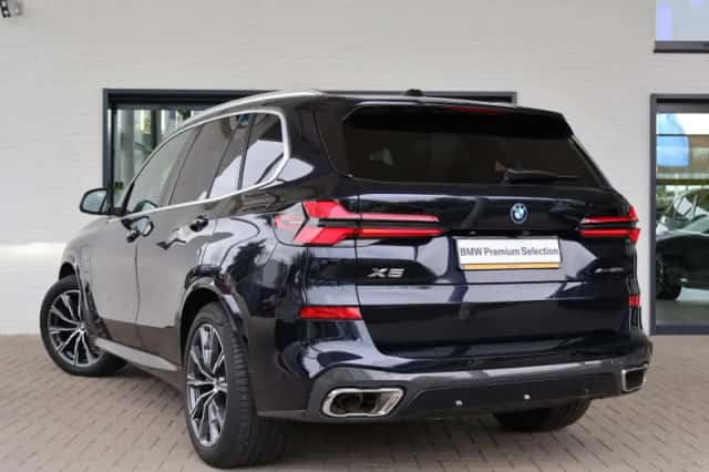 BMW X5 (2024) thumbnail 2