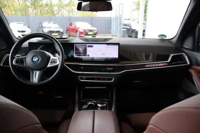 BMW X5 (2024) thumbnail 11