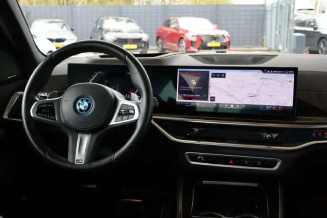BMW X5 (2024) thumbnail 12