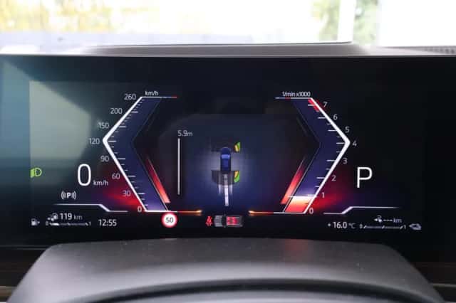 BMW X5 (2024) thumbnail 15