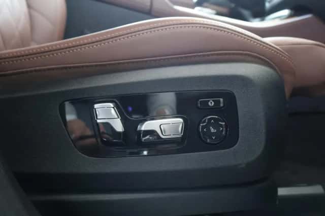 BMW X5 (2024) thumbnail 8