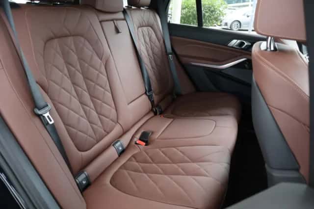 BMW X5 (2024) thumbnail 9