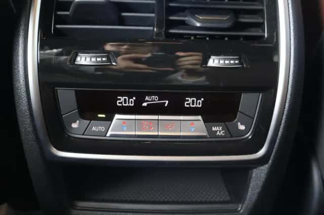 BMW X5 (2024) thumbnail 10