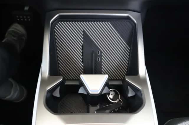 BMW iX3 (2026) thumbnail 26
