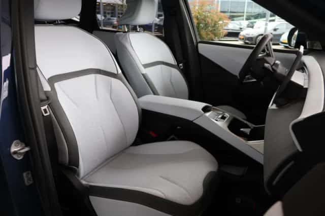 BMW iX3 (2026) thumbnail 6