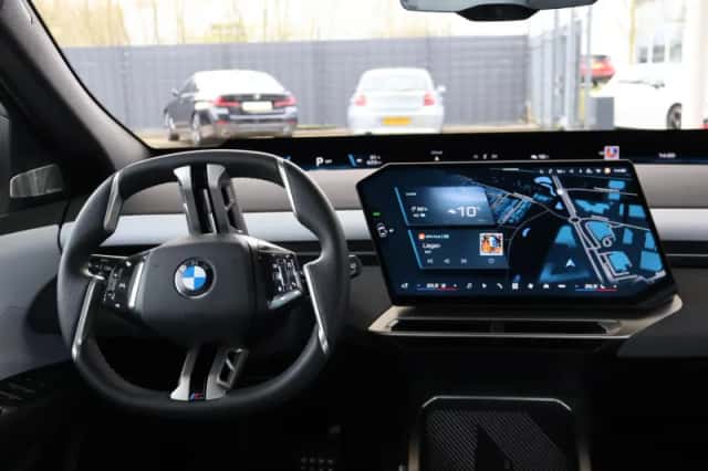 BMW iX3 (2026) thumbnail 9