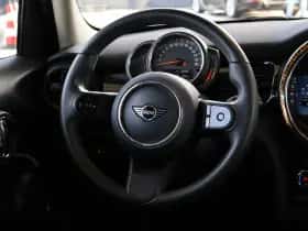 MINI Cooper (2024) thumbnail 11