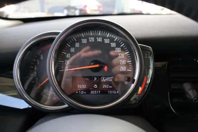MINI Cooper (2024) thumbnail 12