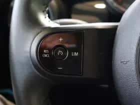 MINI Cooper (2024) thumbnail 13
