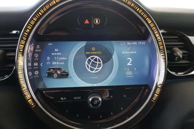MINI Cooper (2024) thumbnail 15
