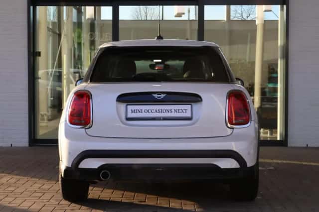 MINI Cooper (2024) thumbnail 4
