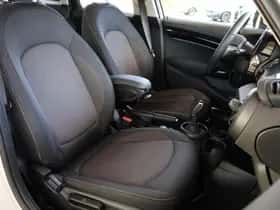 MINI Cooper (2024) thumbnail 7
