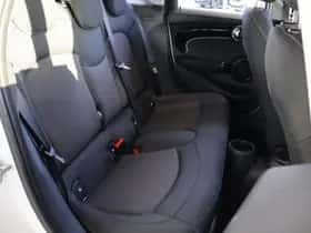 MINI Cooper (2024) thumbnail 8