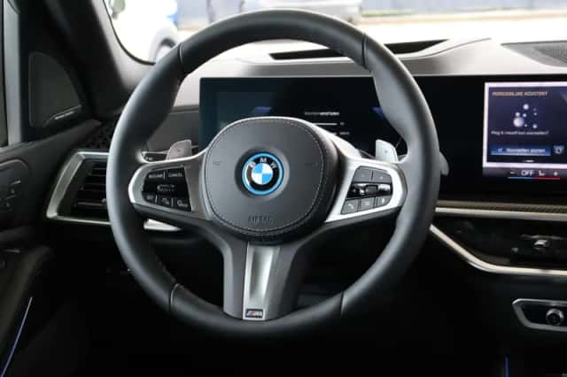 BMW X5 (2026) thumbnail 12