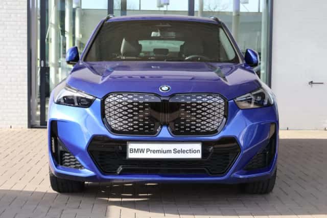 BMW iX1 (2025) thumbnail 3