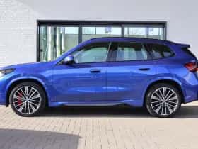 BMW iX1 (2025) thumbnail 3