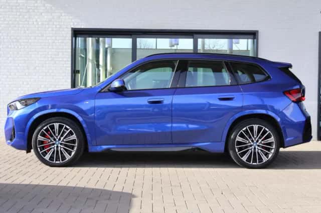 BMW iX1 (2025) thumbnail 5