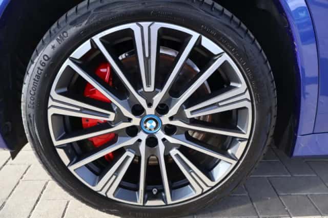 BMW iX1 (2025) thumbnail 8