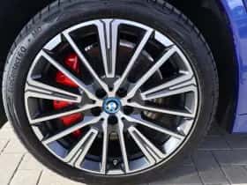 BMW iX1 (2025) thumbnail 8
