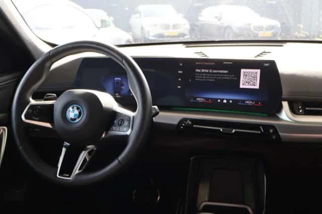 BMW iX1 (2025) thumbnail 10