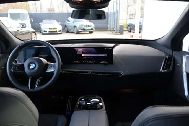 BMW iX (2026) thumbnail 11