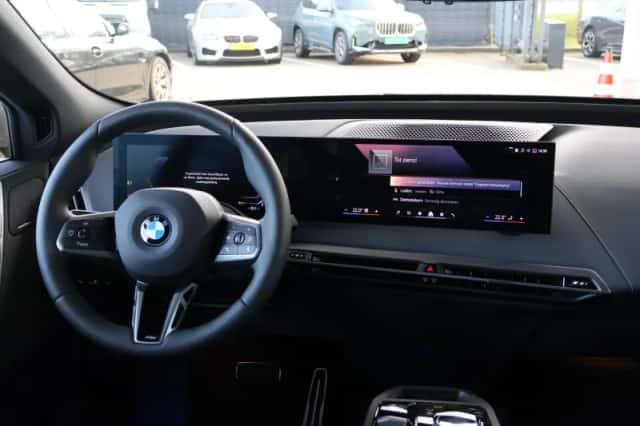 BMW iX (2026) thumbnail 12