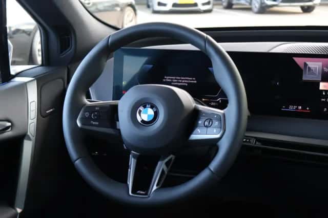 BMW iX (2026) thumbnail 13