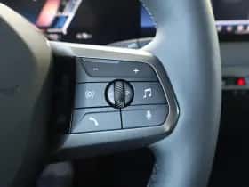 BMW iX (2026) thumbnail 18