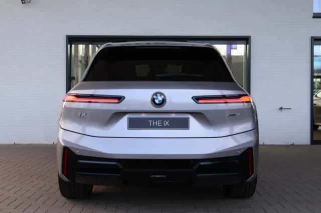 BMW iX (2026) thumbnail 4