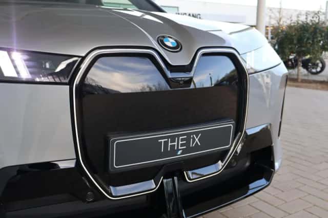 BMW iX (2026) thumbnail 7