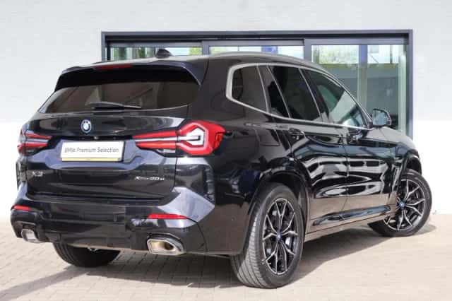 BMW X3 (2022) thumbnail 2