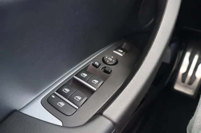 BMW X3 (2022) thumbnail 13