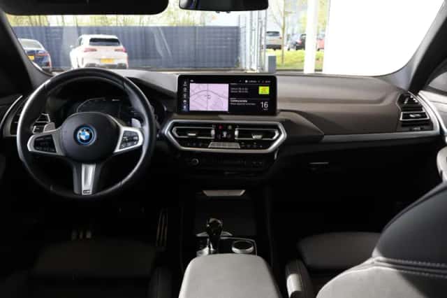 BMW X3 (2022) thumbnail 9