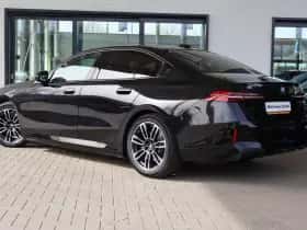 BMW i5 (2026) thumbnail 2