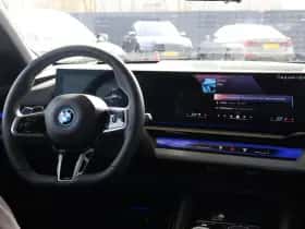 BMW i5 (2026) thumbnail 11
